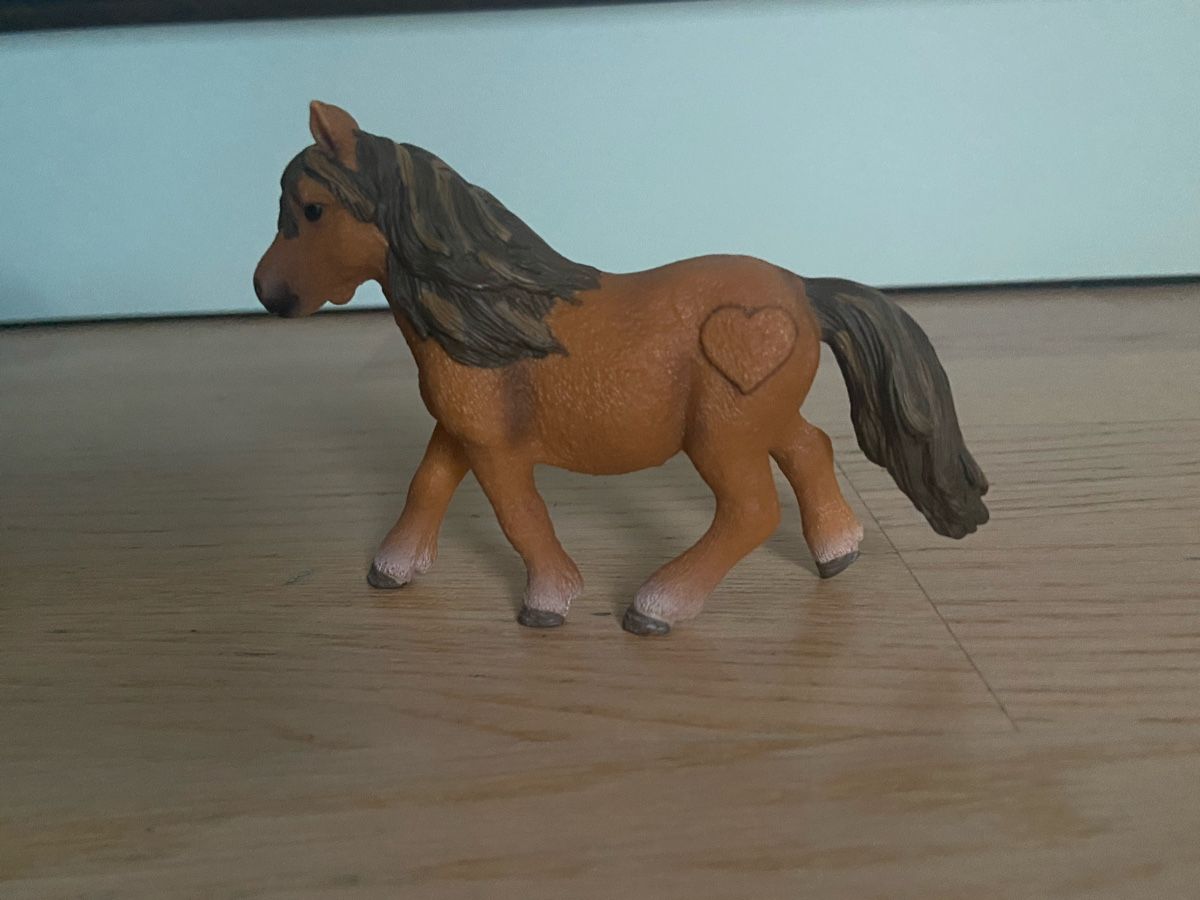 Schleich Spielzeuge: Hellbraunes Pony mit Herz im Fell – Neu (gemäss Beschreibung) aus Therwil von ann_w79k