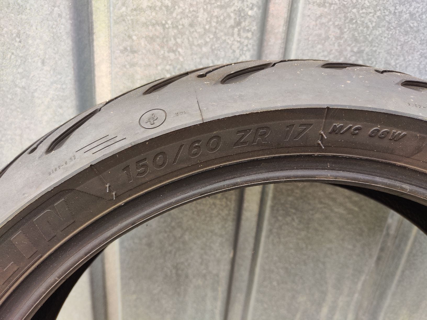 Michelin Pneus & Kompletträder: Motorrad Reifen Michelin Road 5 – Gebraucht aus Muhen von Handschlagg 4