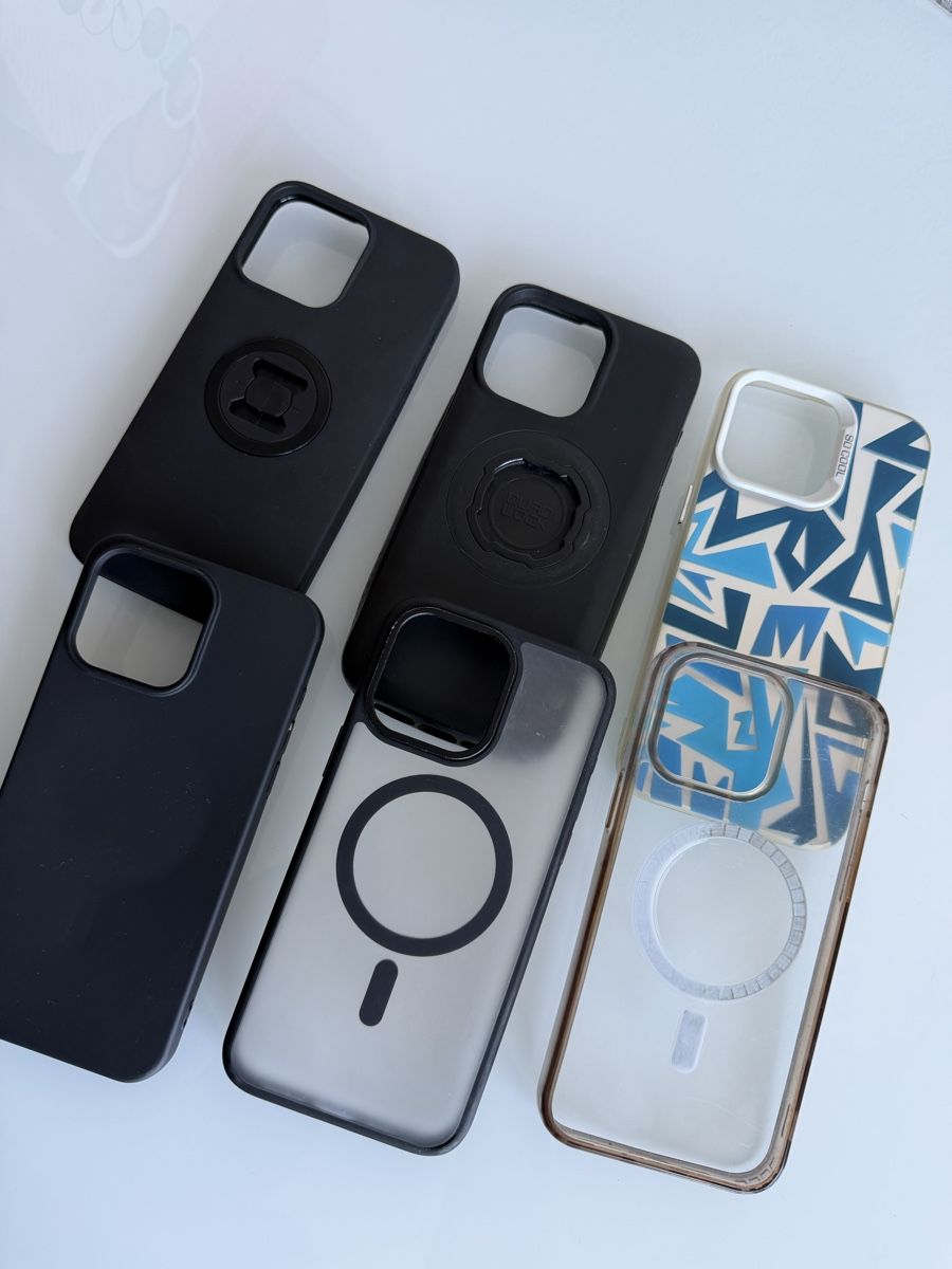 Apple Coques & Protection écran: Lot de coque IPhone 15 pro Max  – D'occasion à La Chaux-de-Fonds par CGL_watches16y 1
