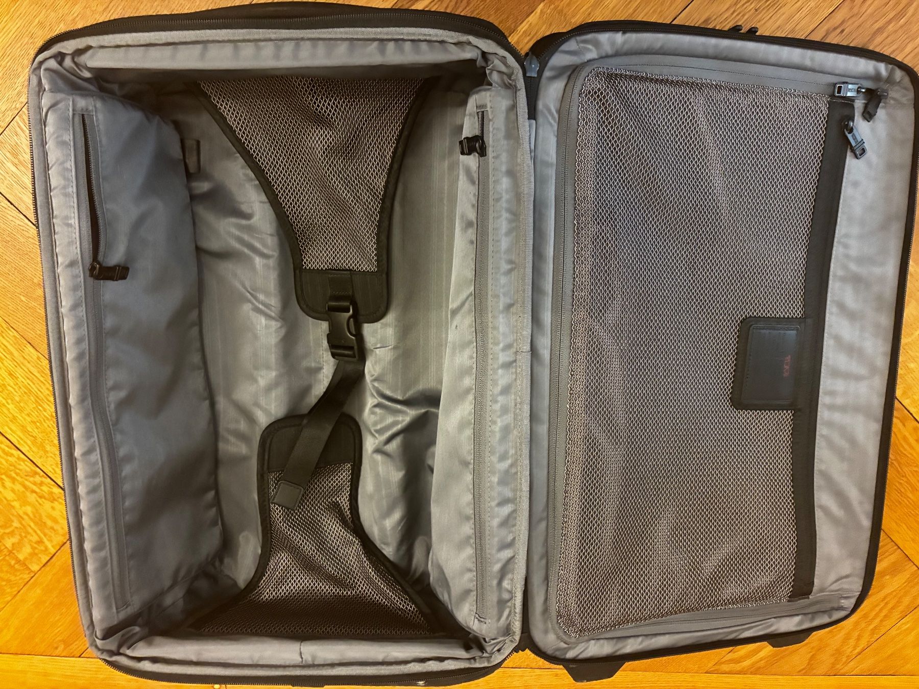 Tumi Valigie: TUMI Handgepäck-Koffer in Schwarz – Usato da Zürich venduto da jea_hzs7 5