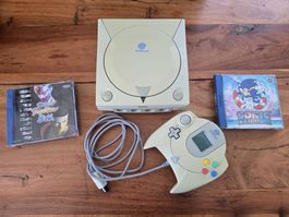 Sega Dreamcast mit Sonic und Virtua Fighter 3r