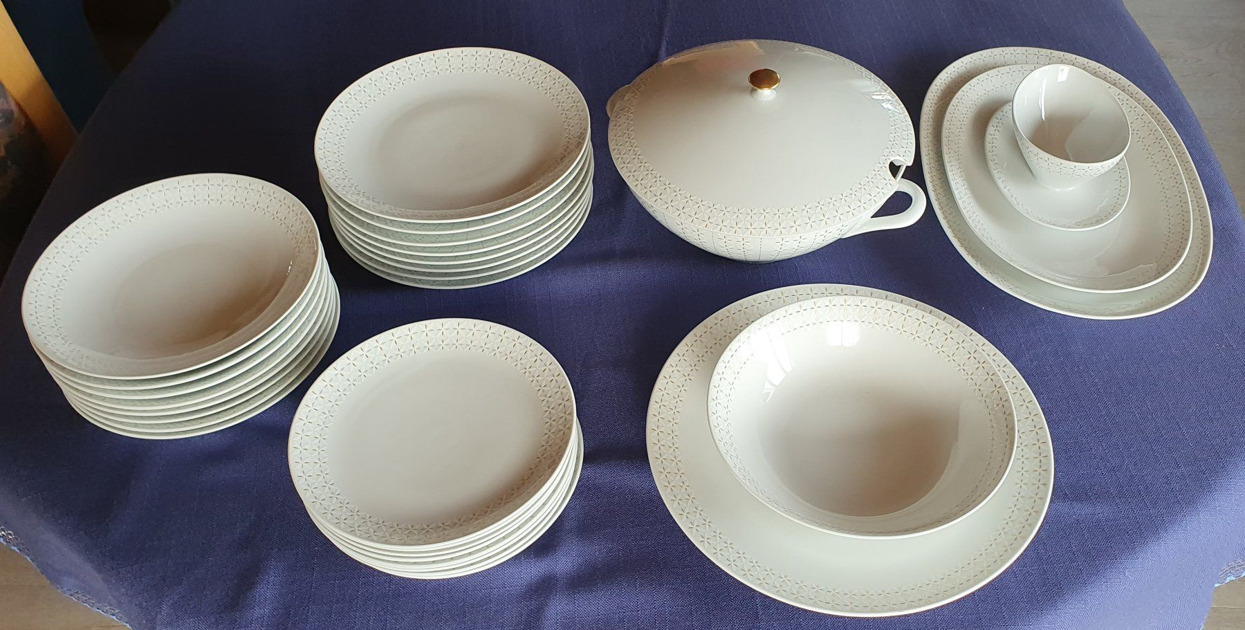 Set di piatti: Bareuther Waldsassen Bavaria Tafel Service – Nuovo (secondo la descrizione) da Schaffhausen venduto da Daco5
