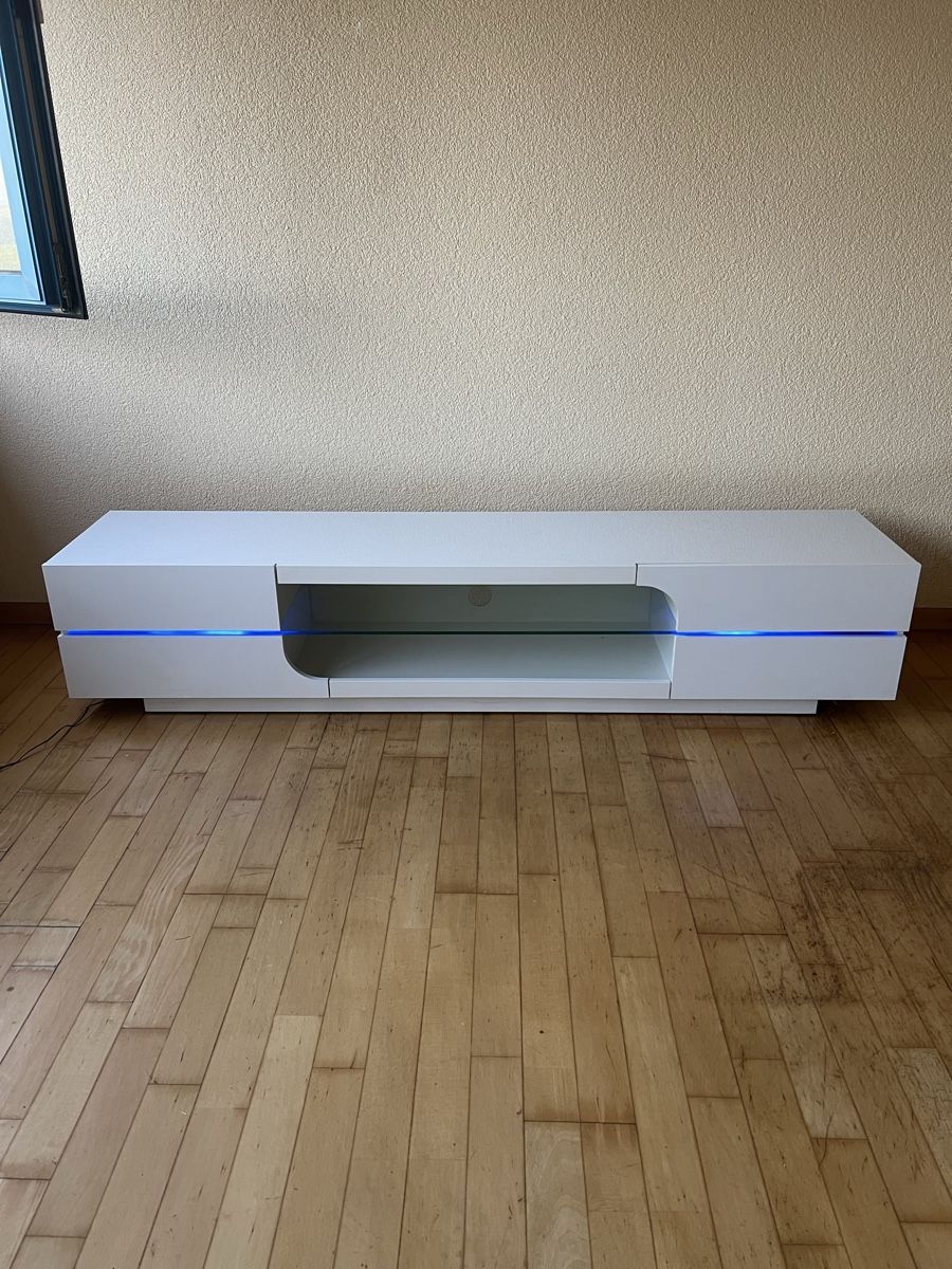 Mobili TV: Banc tv avec led bleu – Usato da Ostermundigen venduto da rym_nc9b