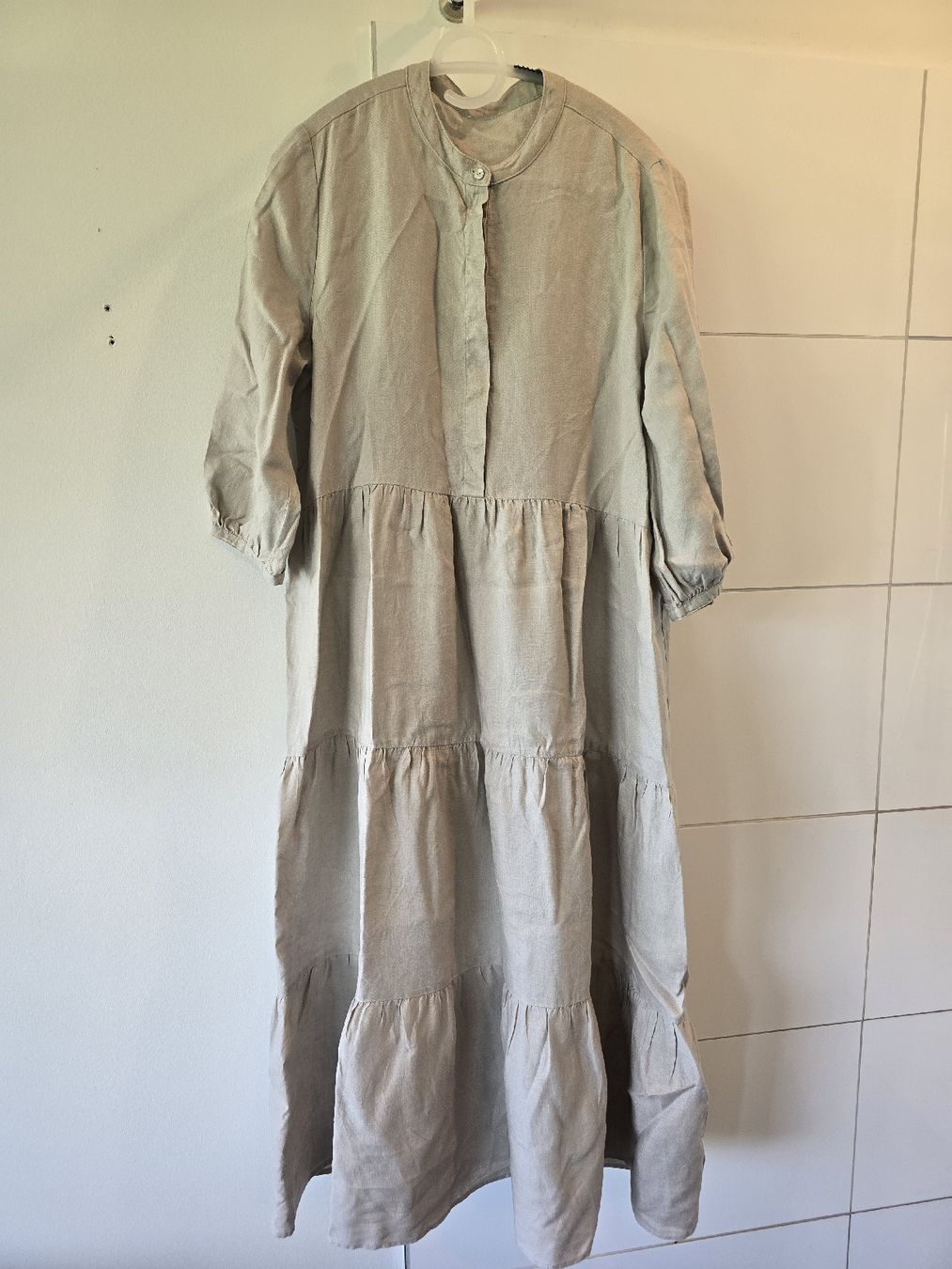 Kleider: Feinleinen-Maxikleid, Grösse: 42, beige – Neu (gemäss Beschreibung) aus St. Gallen von charly92