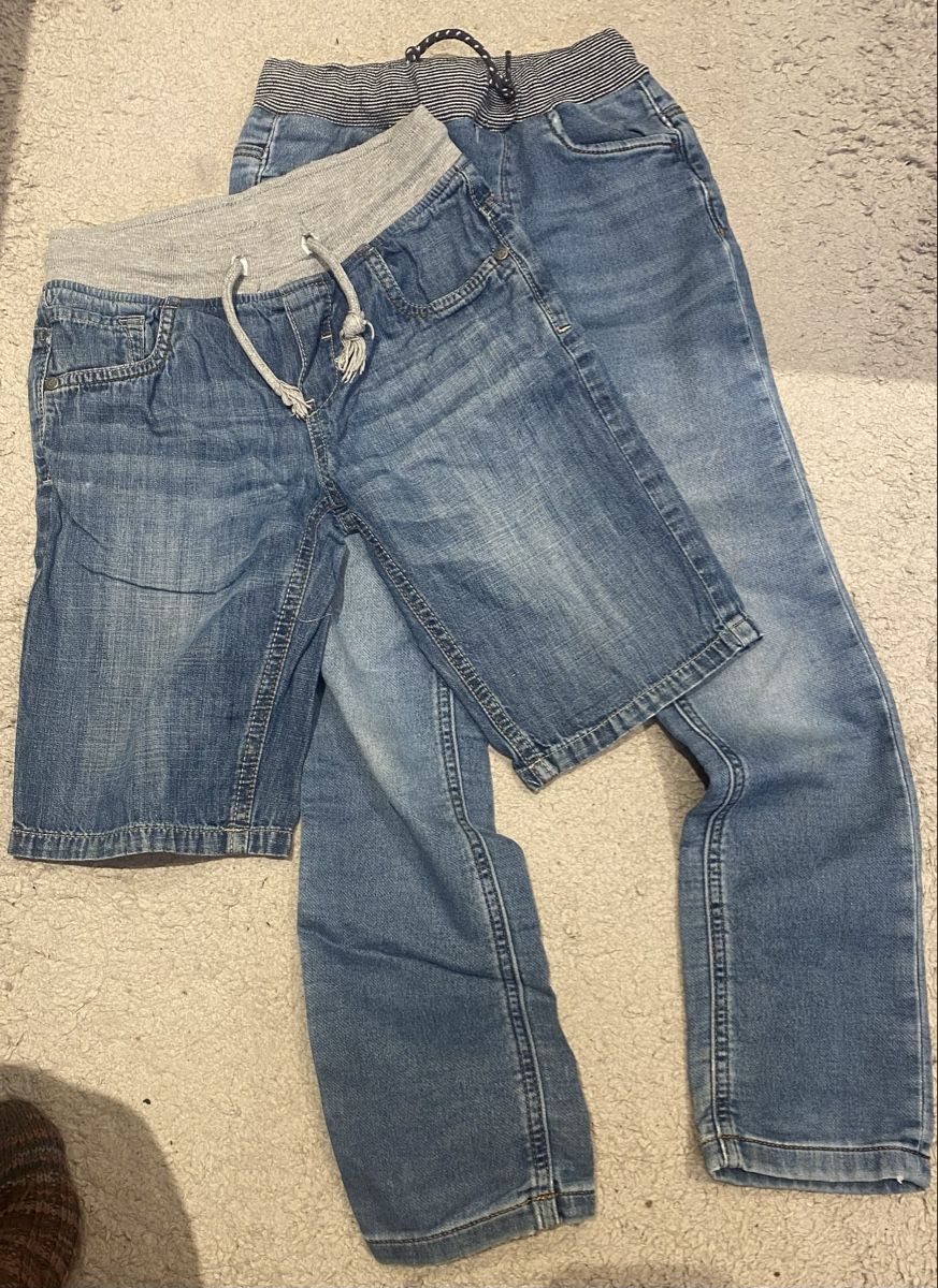 C&A Lotti & Set di vestiti: 1 jeans et 1 short 8-9 ans – Usato da Le Noirmont venduto da Chreeba