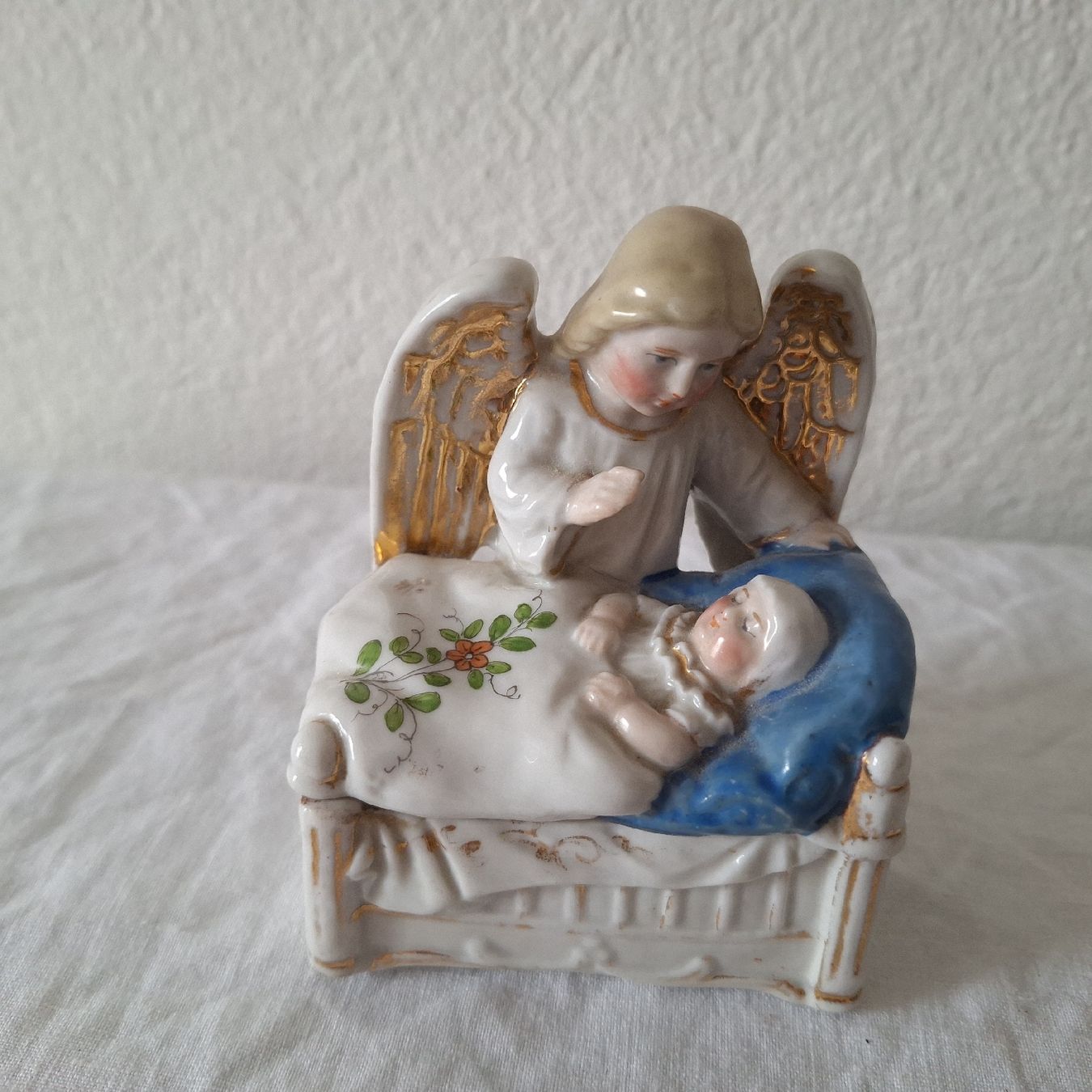 Tutte le decorazioni: Versand möglich!Allerliebste, nostalgische Engel Krippe Dose – Usato da Winterthur venduto da Goldpipau 3