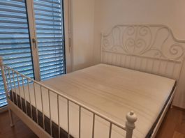 Weisses Ikea Bett 140x200 Gestell mit Lattenrost + Matratze)