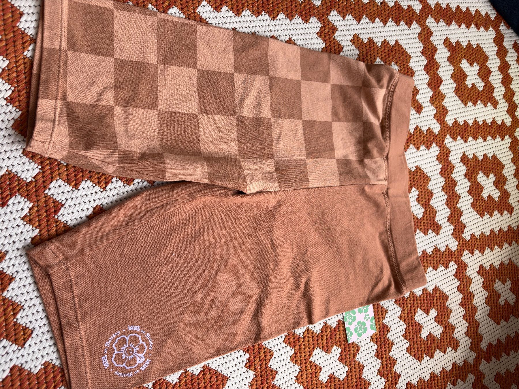 Vans Pantaloni: Vans Shorts Damen Karomuster Gr. S – Usato da Belp venduto da Federica13
