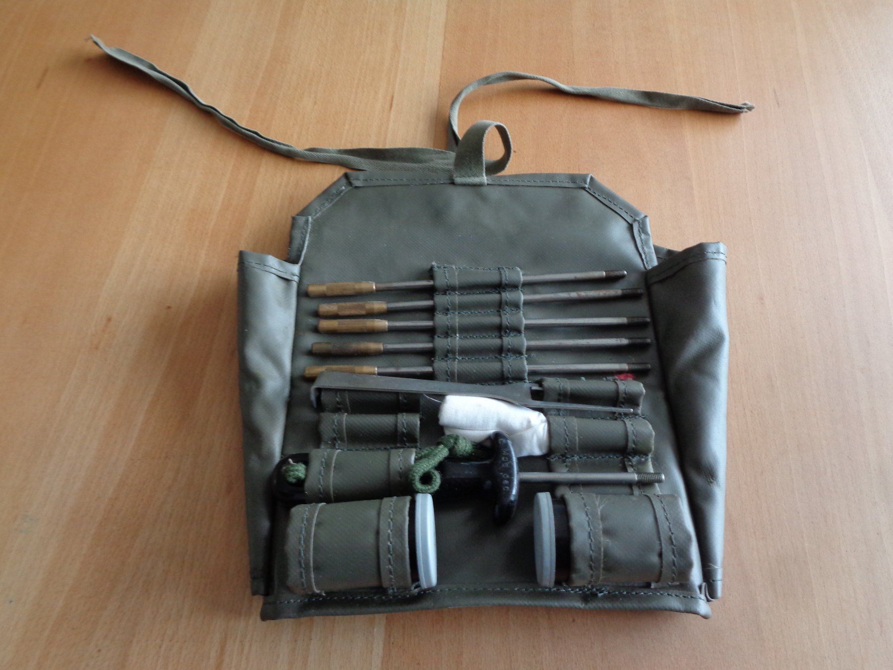 Schweizer Armee Tutti gli attrezzi: Putzzeug Sturmgewehr 57  Grillstock – Usato da Schmitten FR venduto da aargi49 1