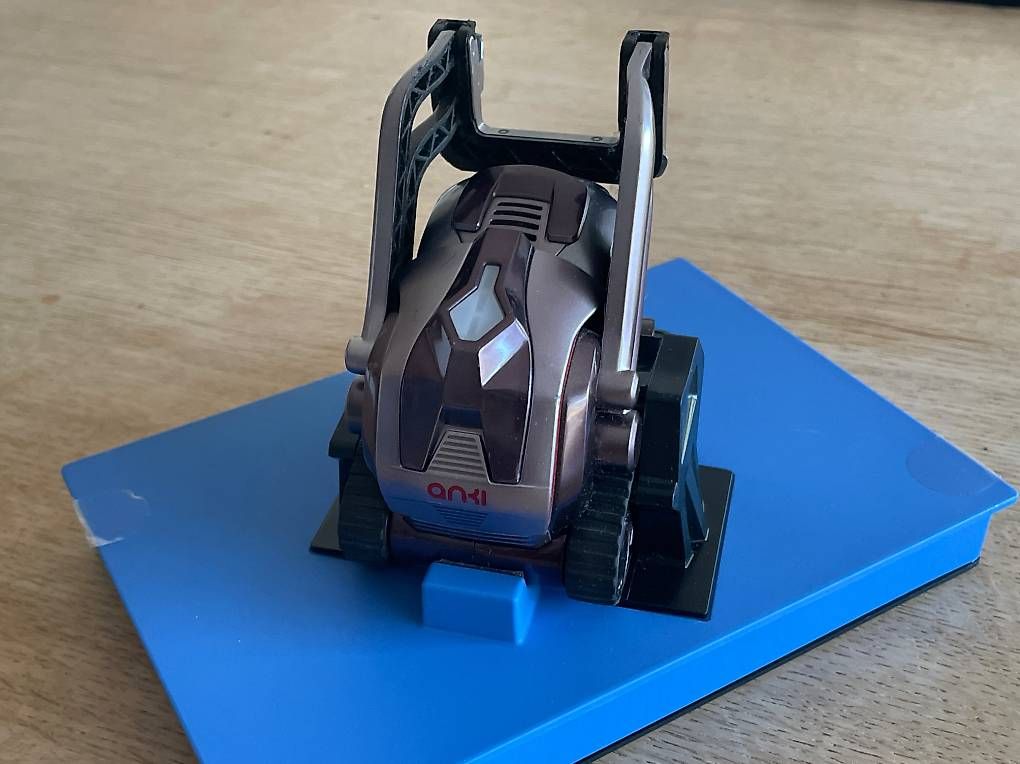 Giocattoli: Cozmo Anki Sammleredition – Usato da Ilanz venduto da ber_p7gr