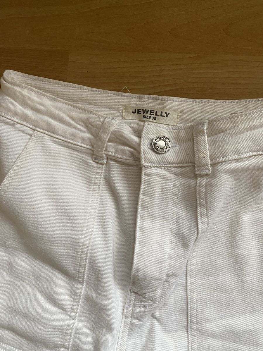 Pantaloni: Coole weisse Hose, Grösse 36 – Usato da Adelboden venduto da lar_8mbg 2