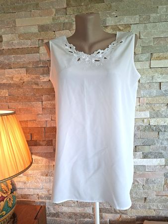 Blouse sans manche blanche – C&A – Brodée- Taille M