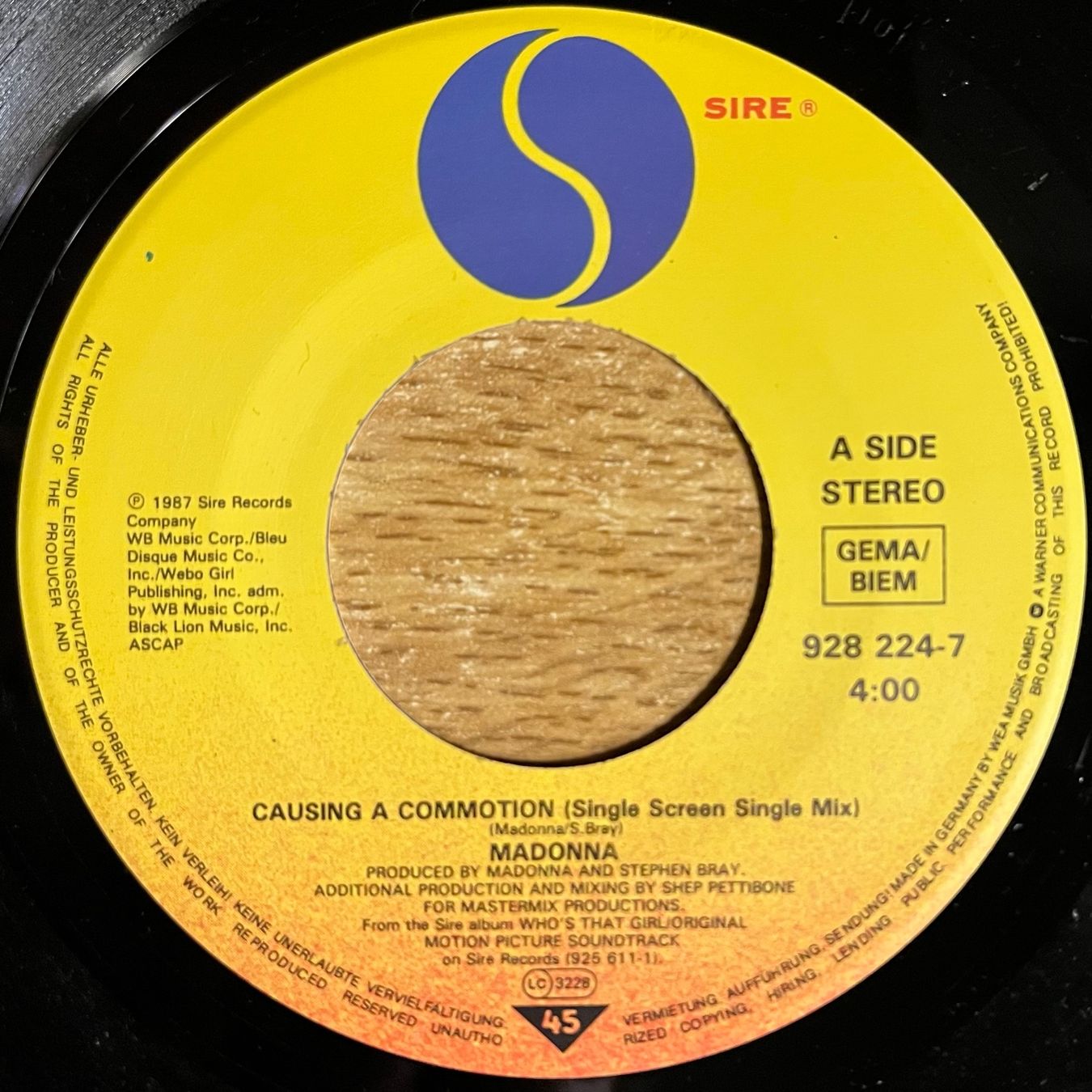 Schallplatten: MADONNA - CAUSING A COMMOTION – Gebraucht aus Bussigny von vinyl-pas-cher 2