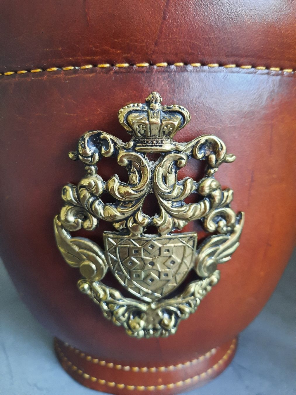 Altro per la casa: SEAU À GLAÇONS, en CUIR. VINTAGE – Usato da Le Locle venduto da marylise01 1