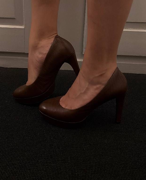 Damenschuhe: Brown High Heels by Adidas – Gebraucht aus Wabern von adr_ps77