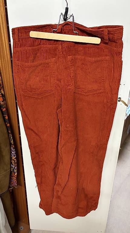 Pantalons: Pull&Bear Cordhose rostorange  Gr. 40 – D'occasion à Biel/Bienne par bza_b2vc 2