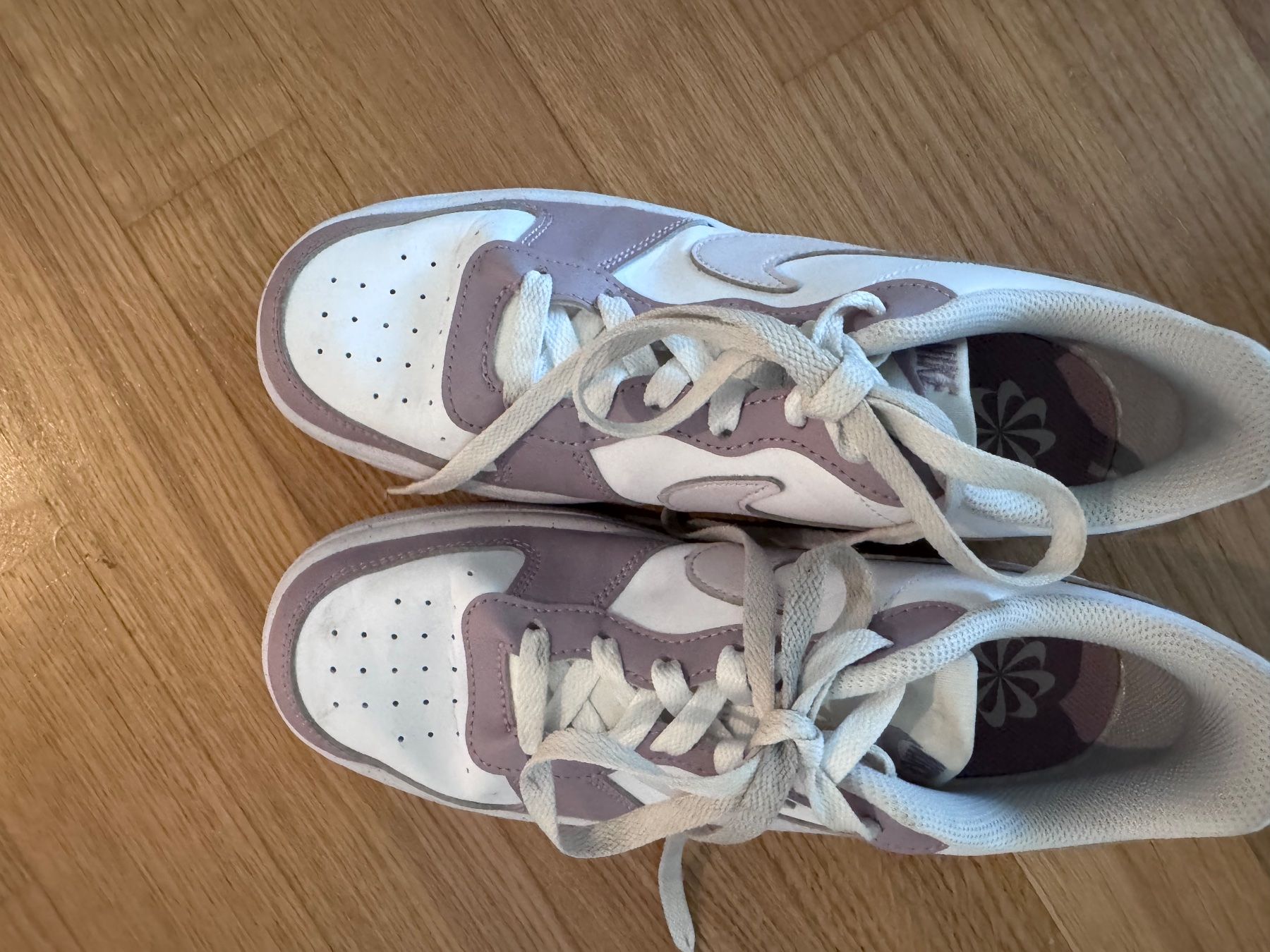 Nike Scarpe da donna: Nike Sneaker weiss flieder – Usato da Kriens venduto da Monti74