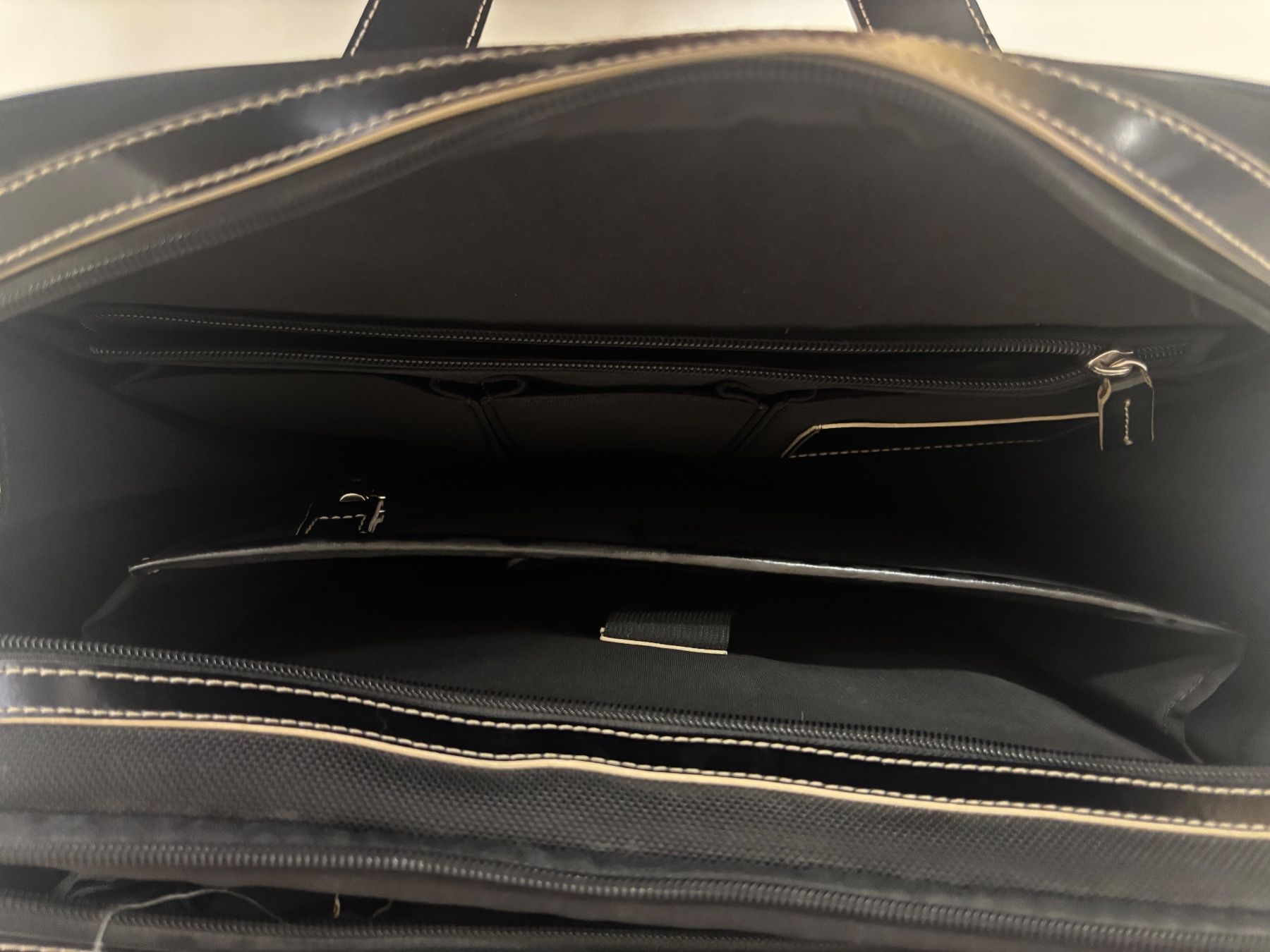 Valigie: Jack Georges Rollkoffer schwarz – Usato da Wettingen venduto da Wendemarket 5