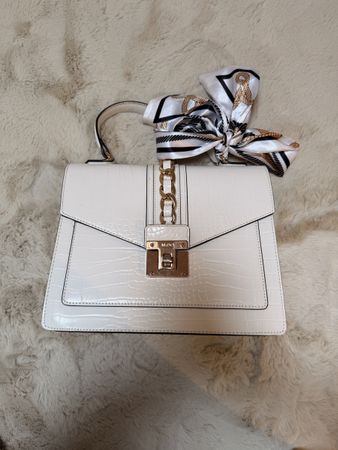 Weisse Handtasche von ALDO mit Golddetails