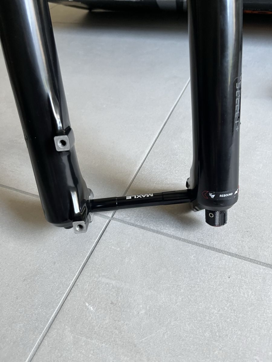 Rockshox Pezzi di ricambio: Rock Shox Lyric Select + – Nuovo (secondo la descrizione) da Glarus venduto da tim_2000 9
