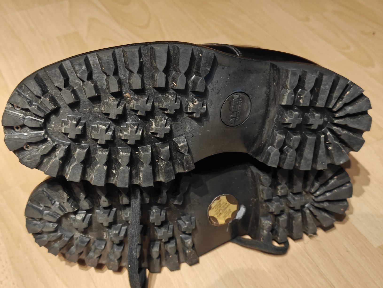 Scarpe da uomo: Schwarze Boots 42 – Usato da Malans GR venduto da mesmen 4