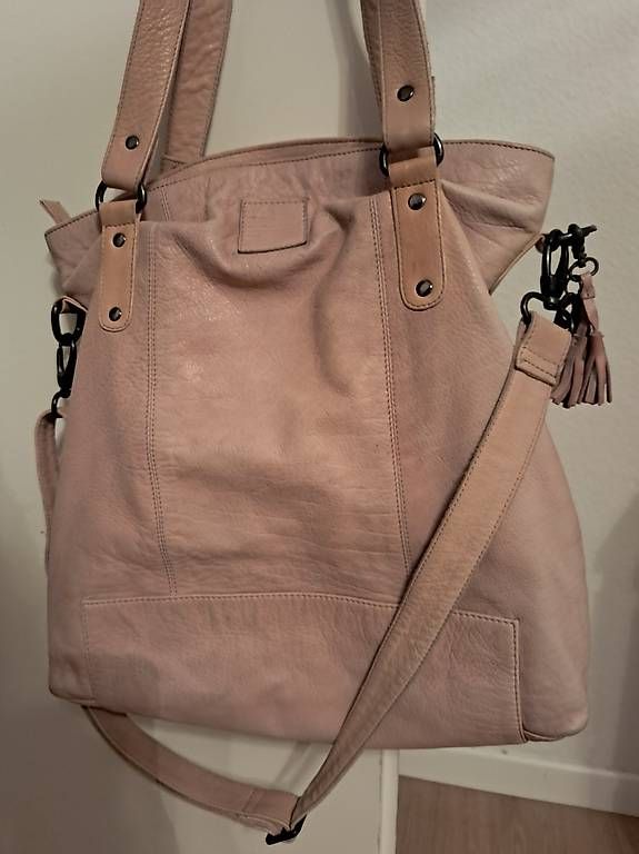 Sacs femmes: Legend Bogs & Belts Ledertasche  – D'occasion à Basel par len_t965