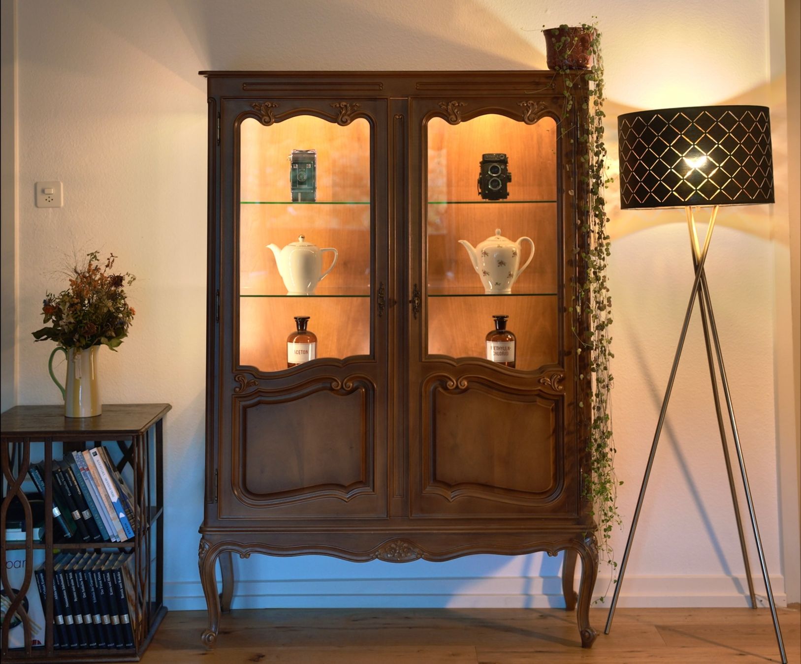 Vetrine: Elegante Vitrine Vintage – Usato da Winterthur venduto da _Tim_Tom_ 2