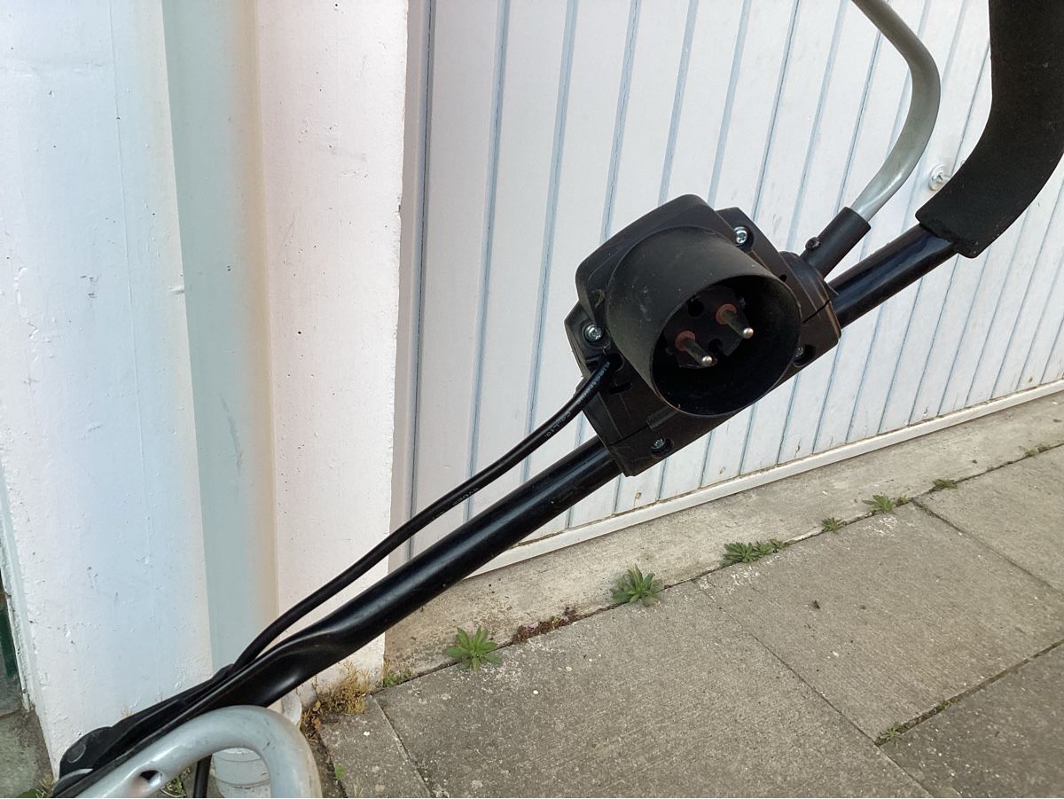 Rasenmäher: Elektro Rasenmäher klein, Deutschland Stecker – Gebraucht aus Endingen von gygygy 1