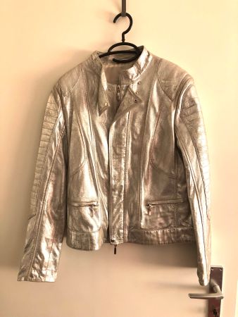 Damen Jacke und T-Shirt