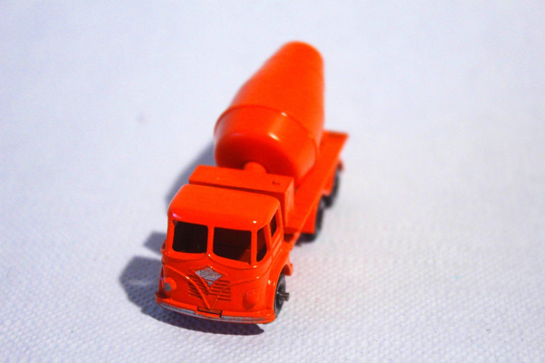 Lesney Spielzeuge: Vitrinen - Modelle: LESNY 24 & 26 - Matchbox - Modelle, – Gebraucht aus Bern von kultiges 9