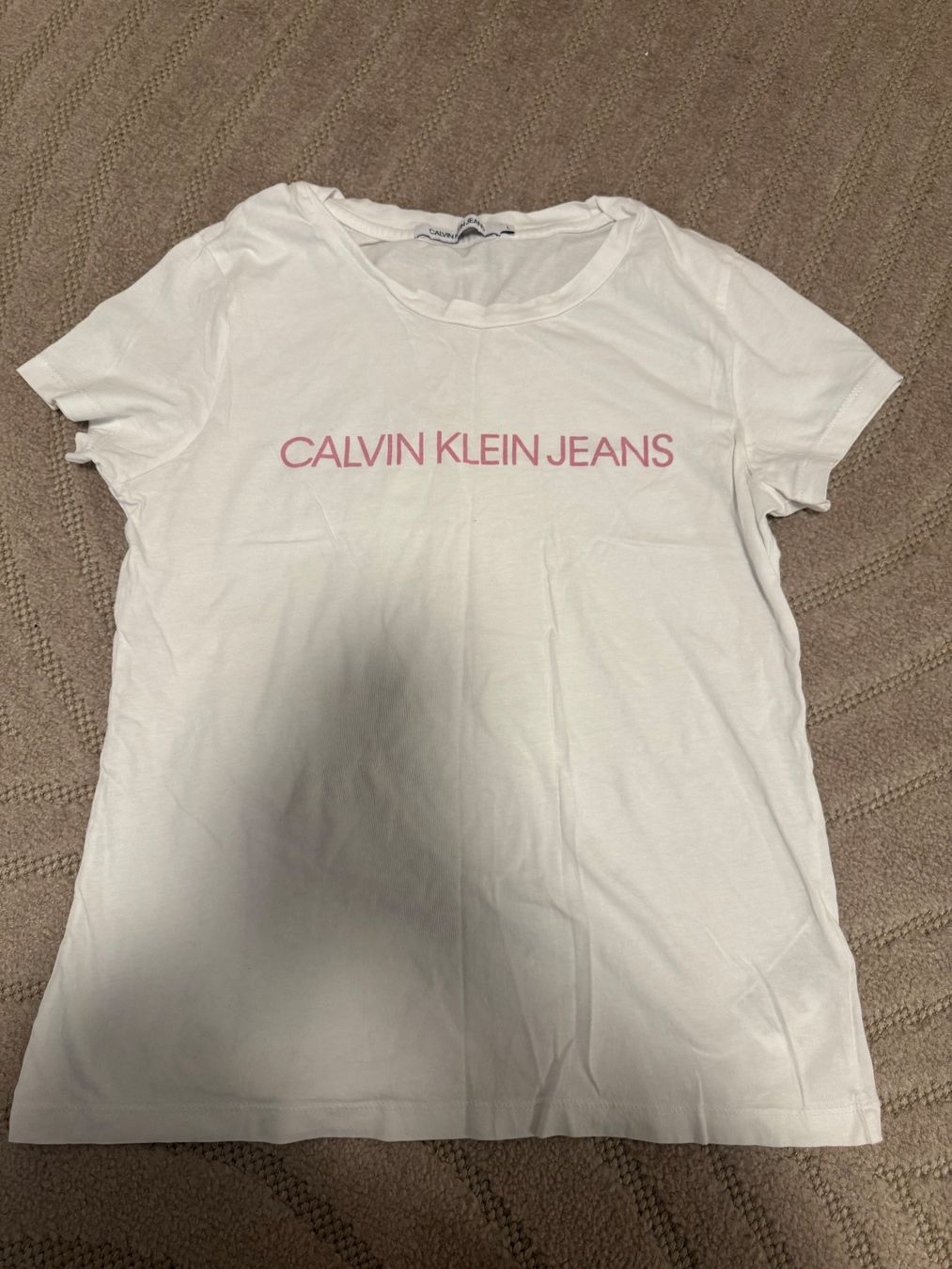 Calvin Klein T-shirt: Calvin Klein Tshirt – Usato da Rupperswil venduto da nes_qs52