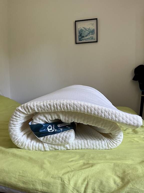 Matratzen: Surmatelas neuf memoire de forme  – Gebraucht aus Lausanne von est_6h7w