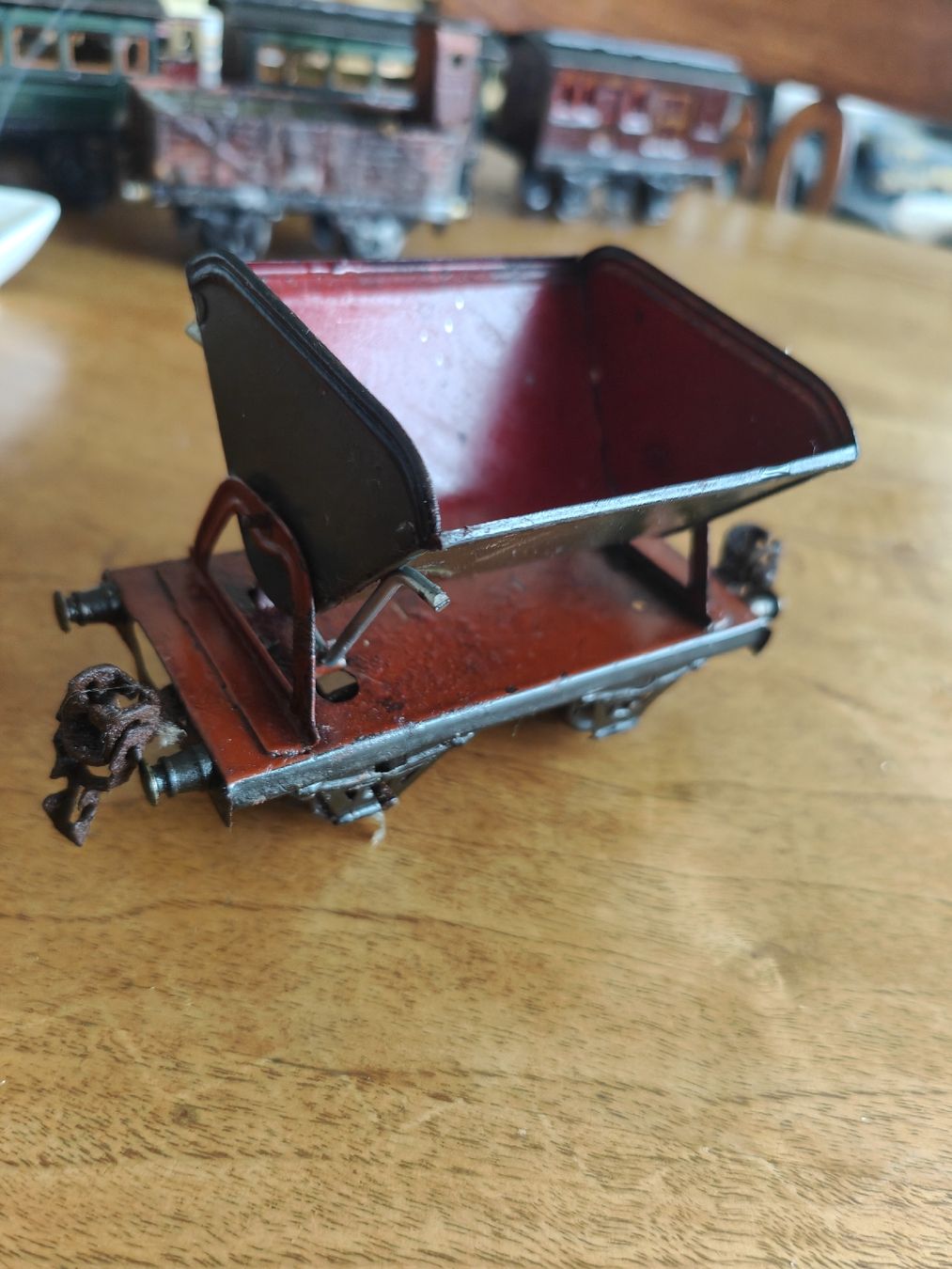 Märklin Modelleisenbahnen: Märklin Kipplore Eisenbahn Waggon, Spur O – Gebraucht aus Flumenthal von mar_wyw8 2