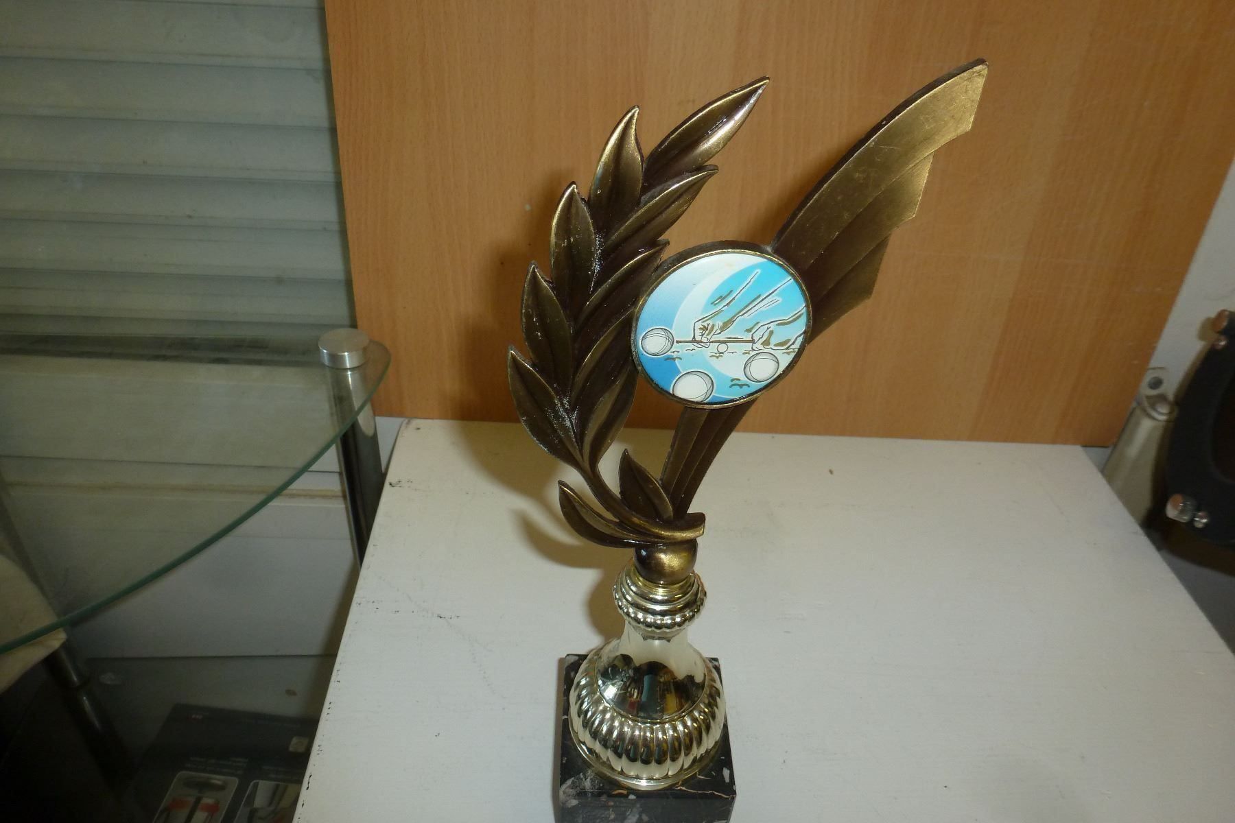 Figurines: Vintage Sport Trophäe. – D'occasion à Emmen par newdeal1970