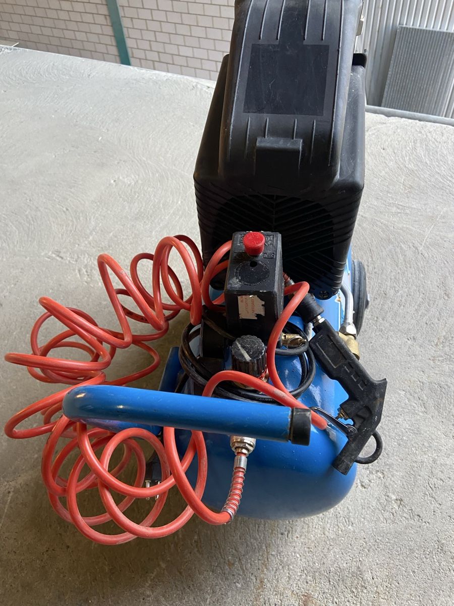 Tutte le macchine: Starker Kompressor 230V - Top Zustand! – Usato da Dübendorf venduto da ramstein66 1