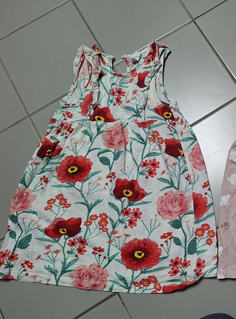 Lotti & Set di vestiti: 3 Kleider Grösse 92 – Usato da Sissach venduto da Nothing123 2