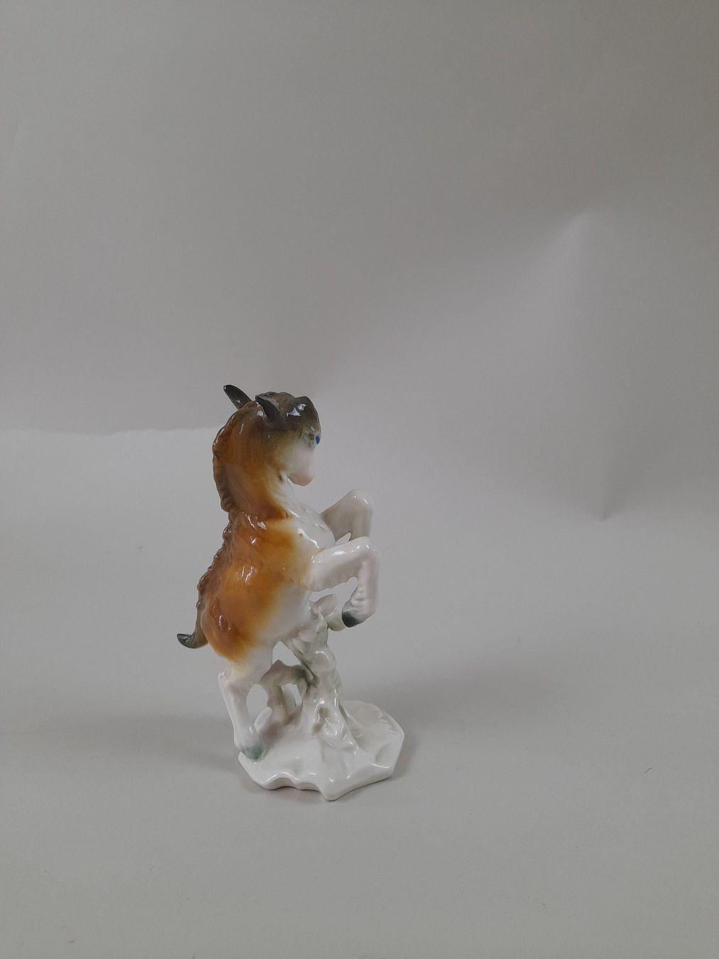 Statuette: Porzellanfigur-Pferd – Usato da Liebefeld venduto da Restwert_Liebefeld 2