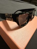 miumiu Sonnenbrille