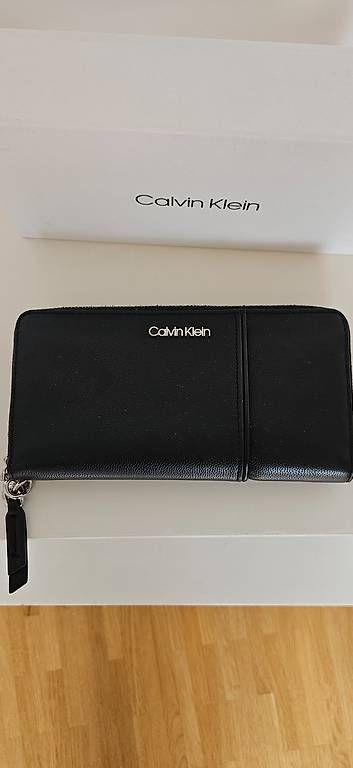 Calvin Klein Portamonete: Calvin Klein Portemonnaie – Usato da Urtenen-Schönbühl venduto da sas_gl8q 1