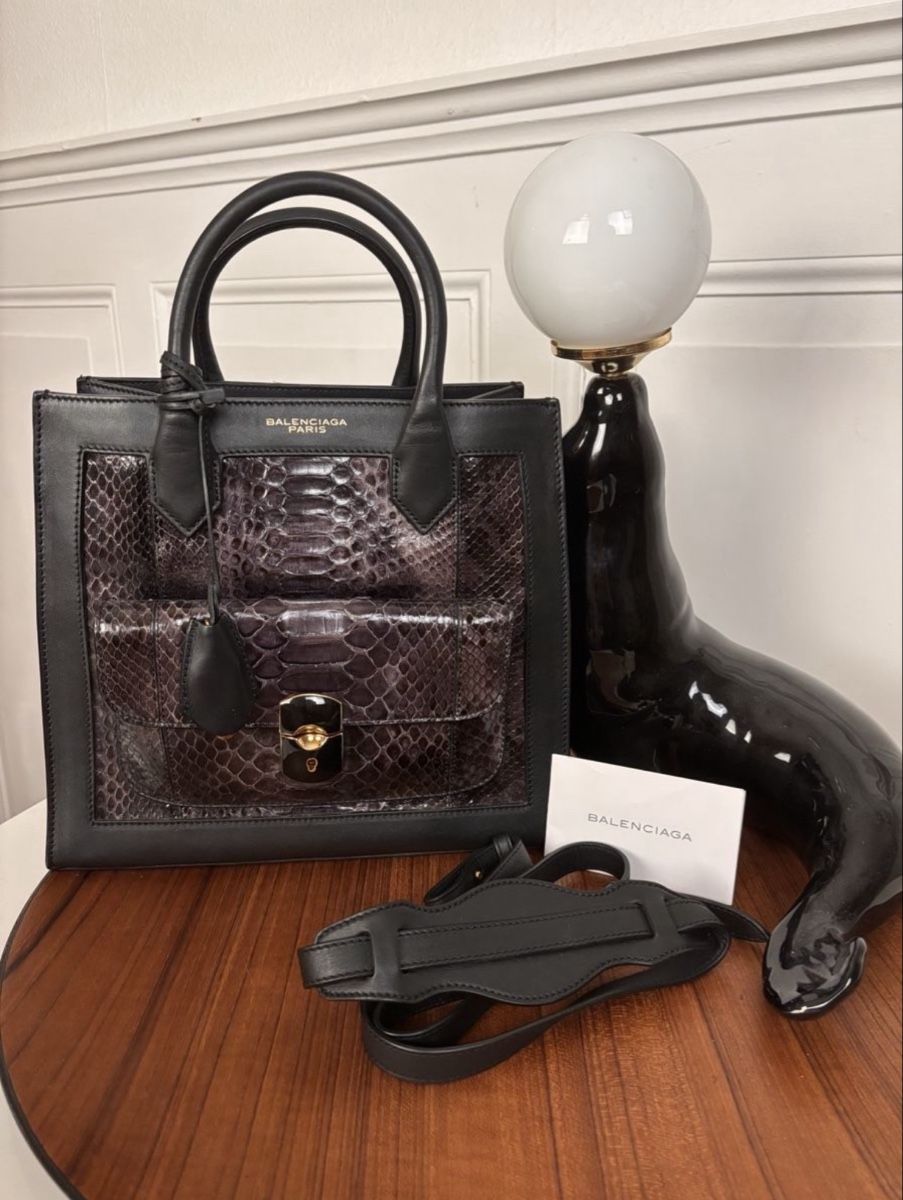 Balenciaga Sacs femmes: Balenciaga Python Handbag Black Purple  - Like New – Neuf (Voir description) à Safenwil par Flower_Boutique
