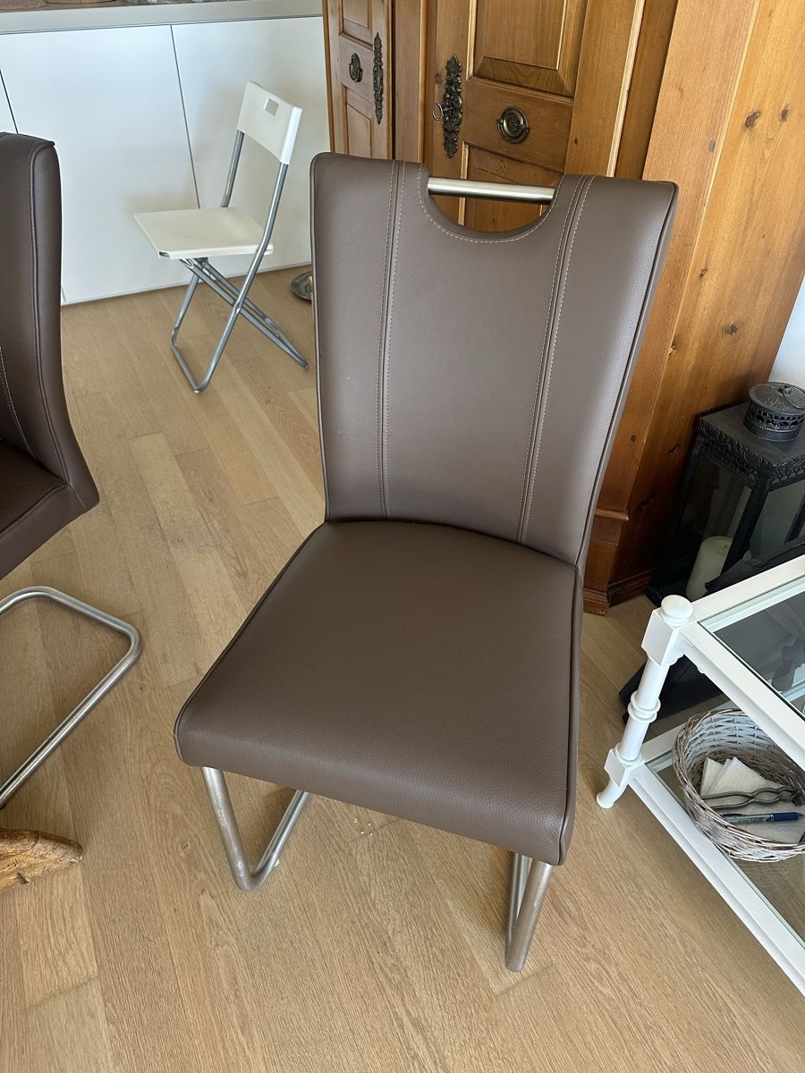 Chaises: 4 Esstischstühle braun – D'occasion à Bassersdorf par Stebefasa 1