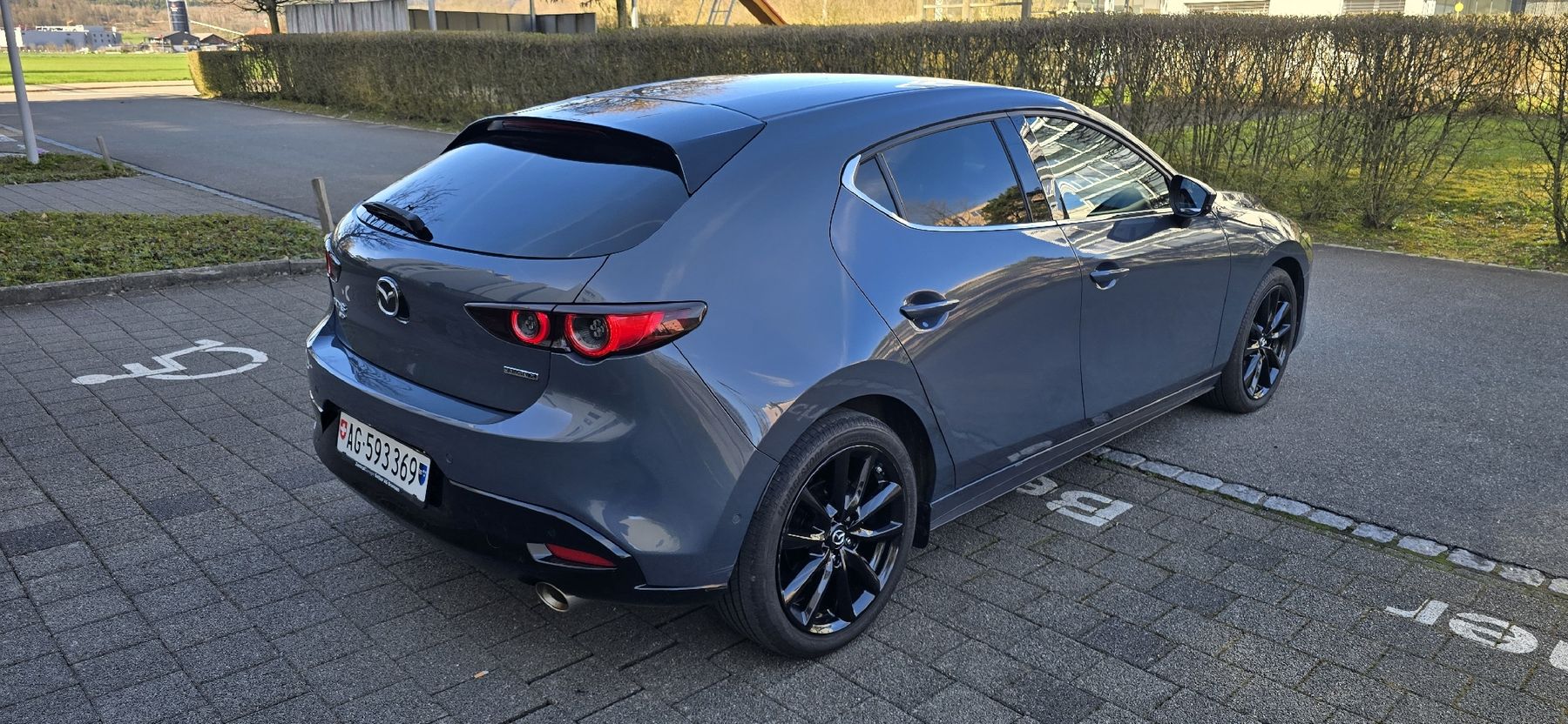 Mazda Autos: Mazda 3 Skyactiv-X M-Hybrid  180 AWD – Gebraucht aus Aarburg von suh_kbn9 3