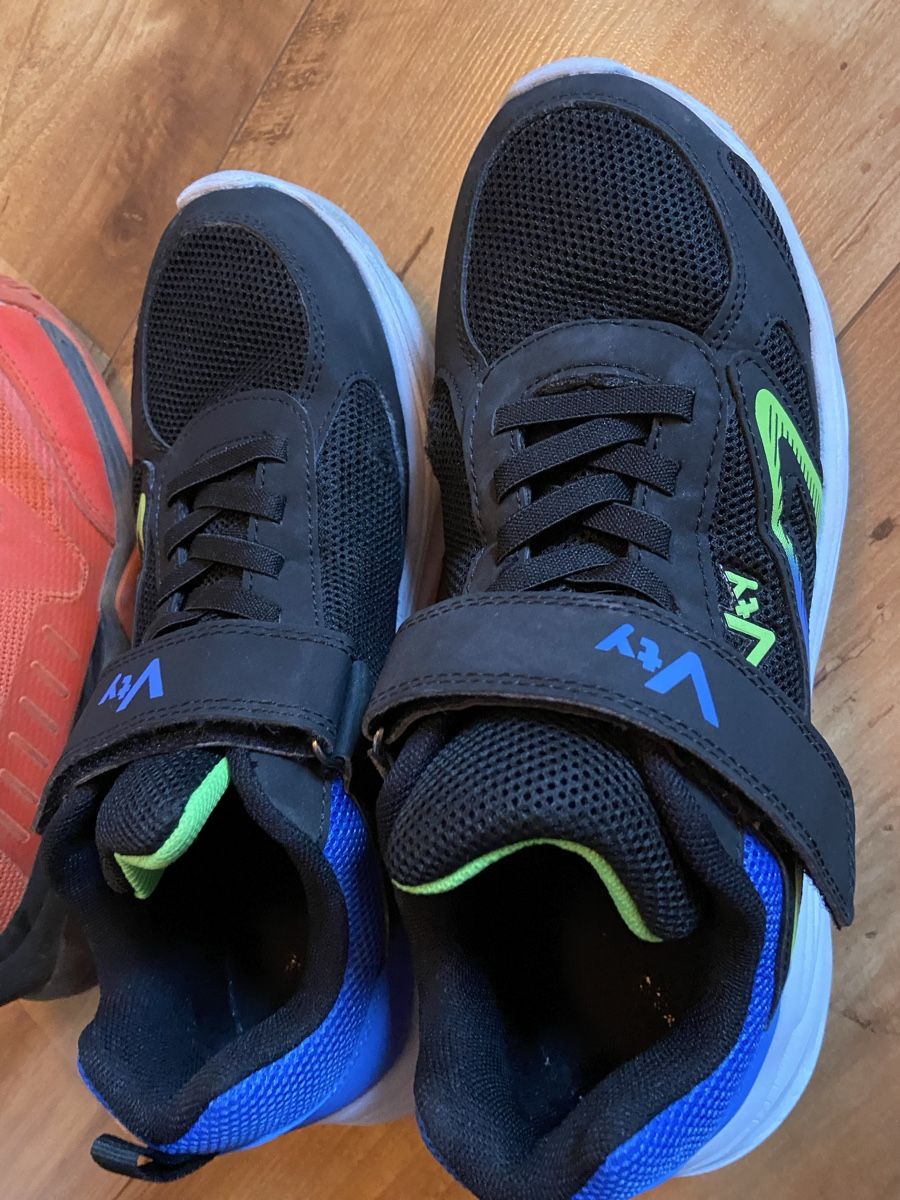 Scarpe per ragazzi: Chaussures 36-37 – Usato da Colombier (NE) venduto da chanche 2
