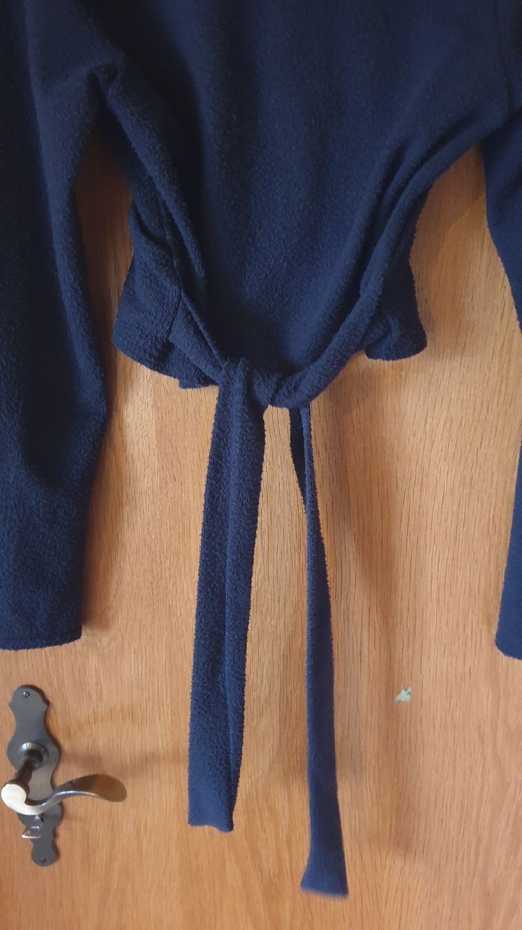 Maglioni & Felpe: Schwarzer Wickelpulli Grösse 38 Missguided – Usato da Gränichen venduto da mic_x2zf 2