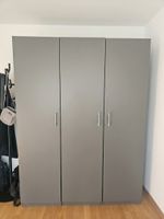 Kleiderschrank 