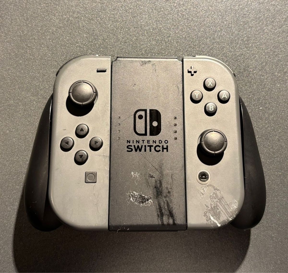 Nintendo Console: Nintendo Switch Konsole mit Zubehör – Nuovo (secondo la descrizione) da Laufen venduto da Gwitterchischte 7