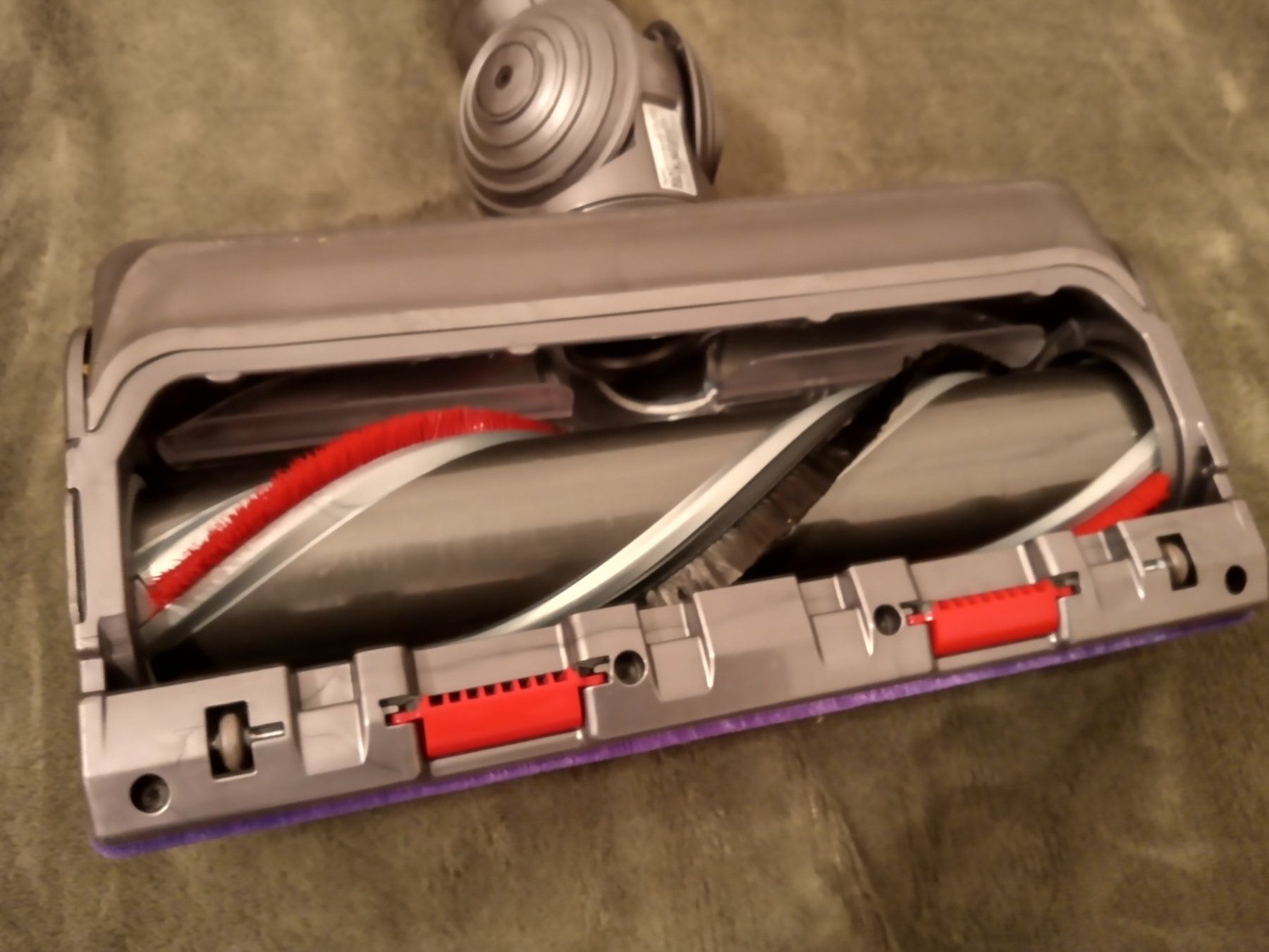 Dyson Staubsauger & Zubehör: Dyson  Bodendüse Dyson V10 Motorburste – Gebraucht aus Prez-vers-Siviriez von Monija70 1