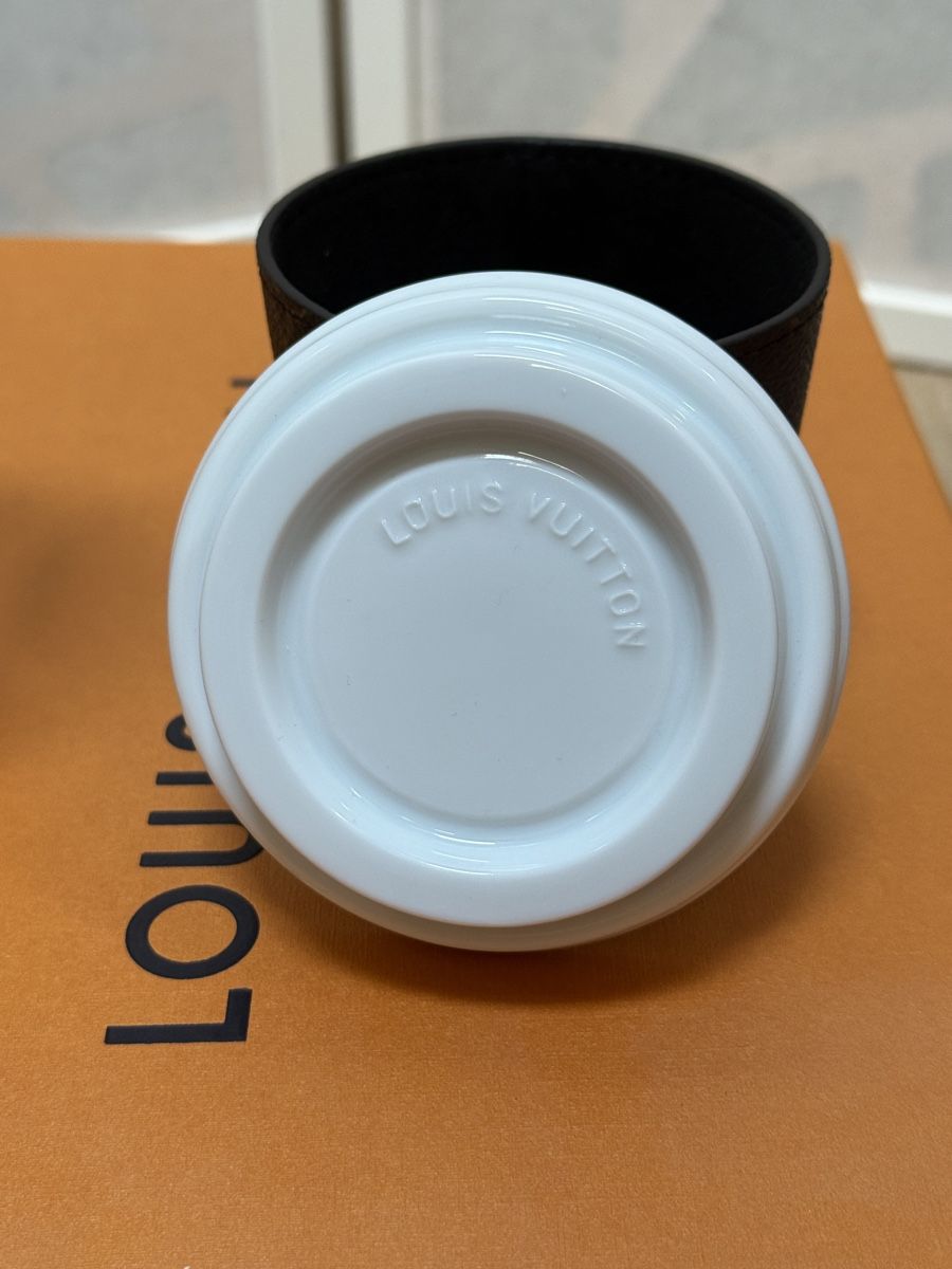 Louis Vuitton Tazze: Louis Vuitton NEW ceramic mug Set with monogram – Nuovo e nell'imballaggio originale da Grund b. Gstaad venduto da PlageNeige 9