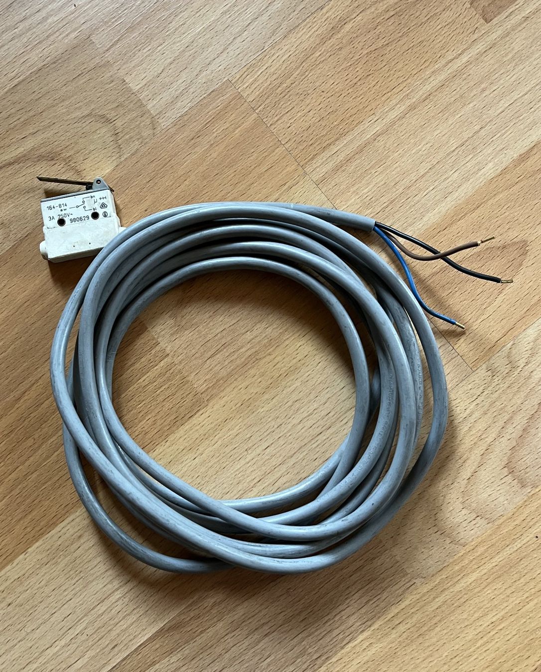 Interruttori: Mikroschalter mit 3.5 m Kabel – Usato da Vilters venduto da Panera 1