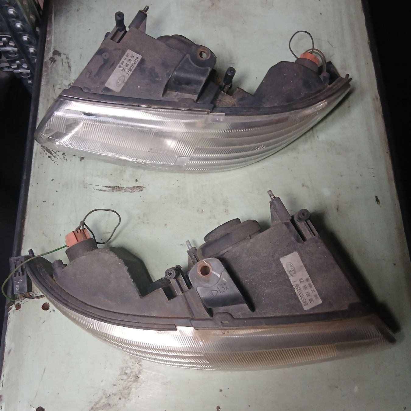 Chrysler Scheinwerfer: Phares Chrysler Voyager 1996-2000  – Gebraucht aus la heutte von Auto-stock 1